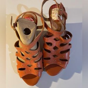 Women’s Sandals Wedges Cork Clark’s Artisan Fiddle String Orange Leather NWT